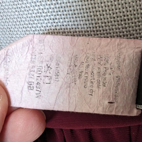 Windsor Burgundy Satin Formal Gown Dress Criss Cross Strappy Deep V-Neck M /S - Picture 8 of 9